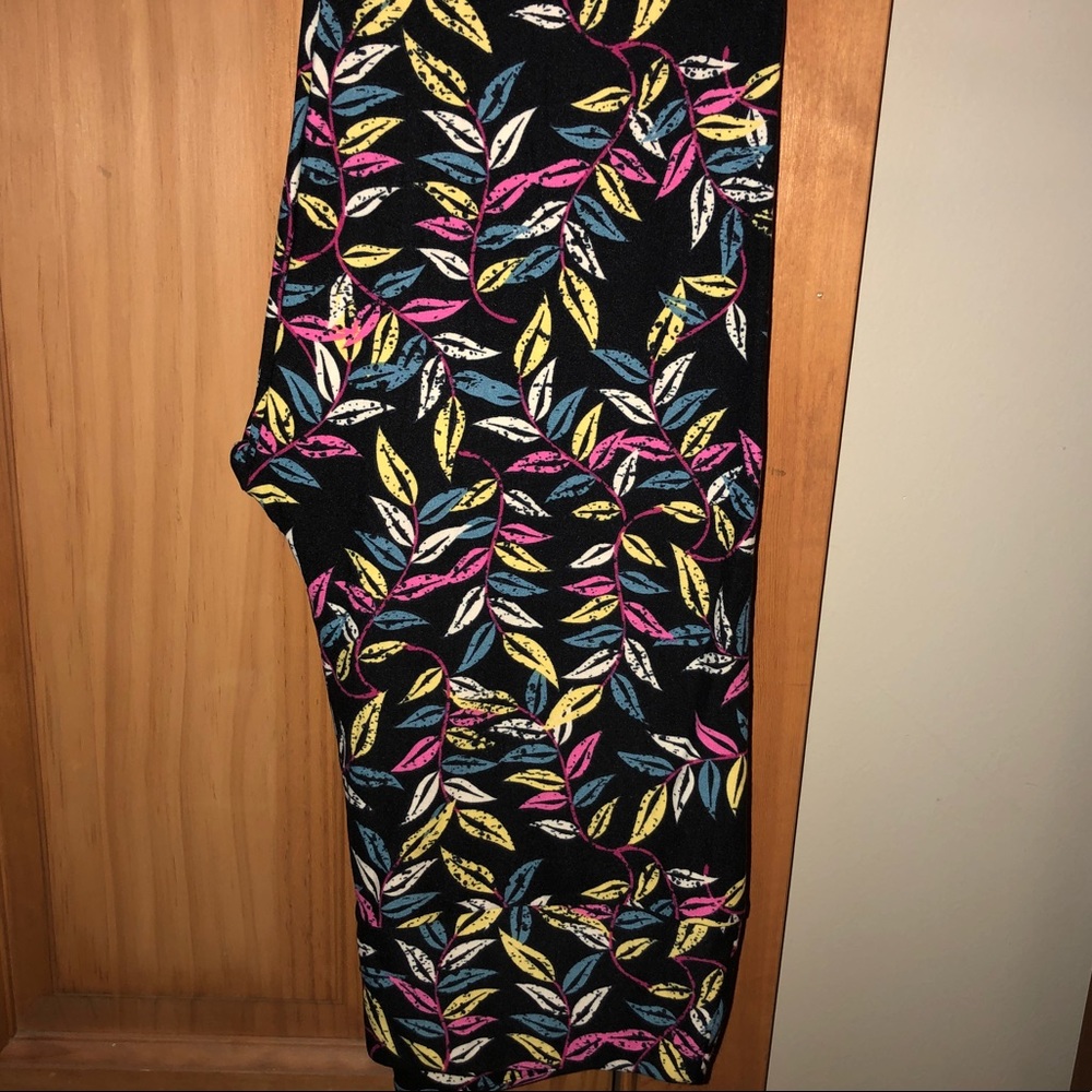 NWT OS LLR Neon Leaves Printed Leggings